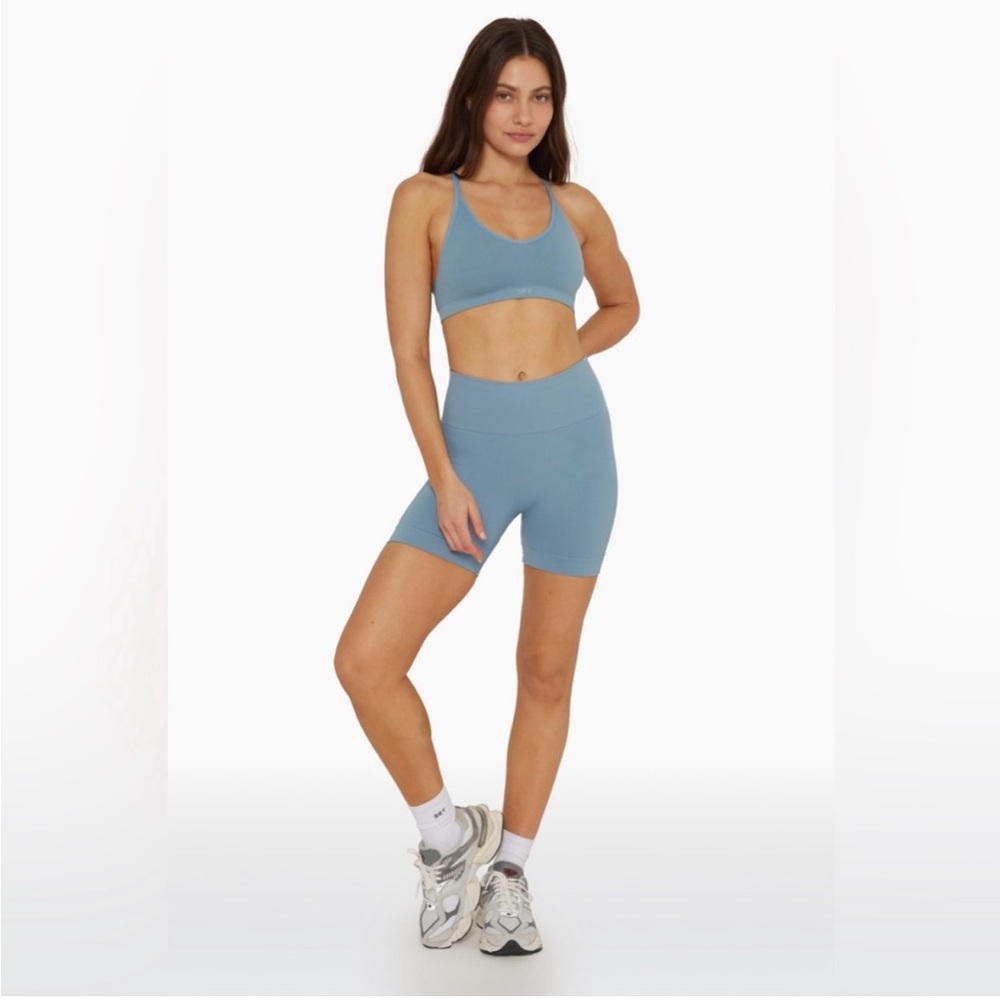 SET Active sculptflex set in steel - matching bra, leggings, and biker shorts